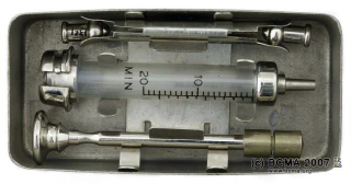 Illustration for article titled The Timeless Artistry of the Syringe